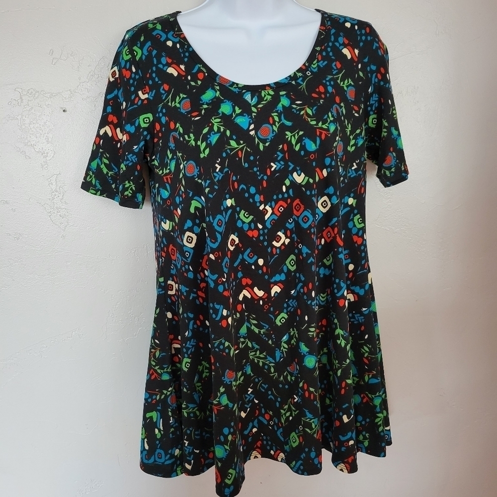 LuLaRoe XXS Black Short Sleeve Tunic Top Shirt Red Blue Green Pattern NWOT
